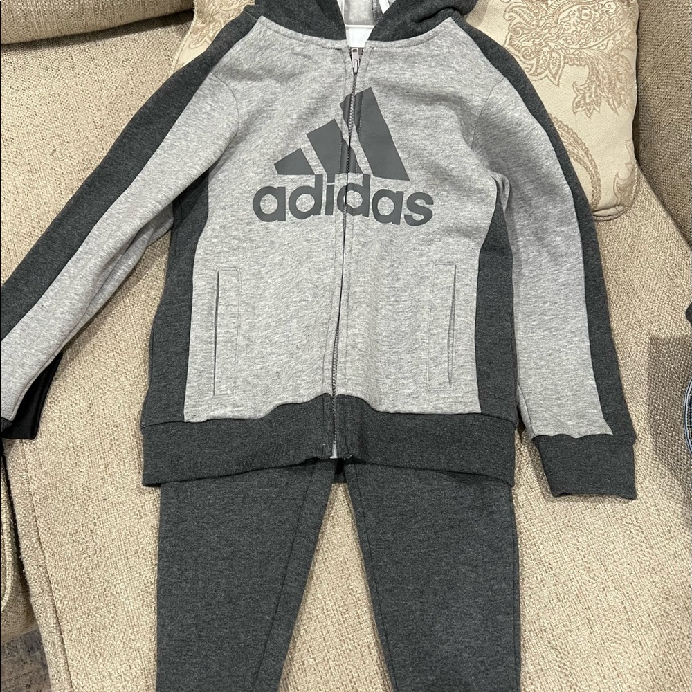 NWT Adidas sweatsuit